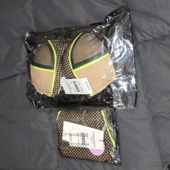 Beach Bunny NWT High Voltage MD Swimsuit - Picture 9 of 10